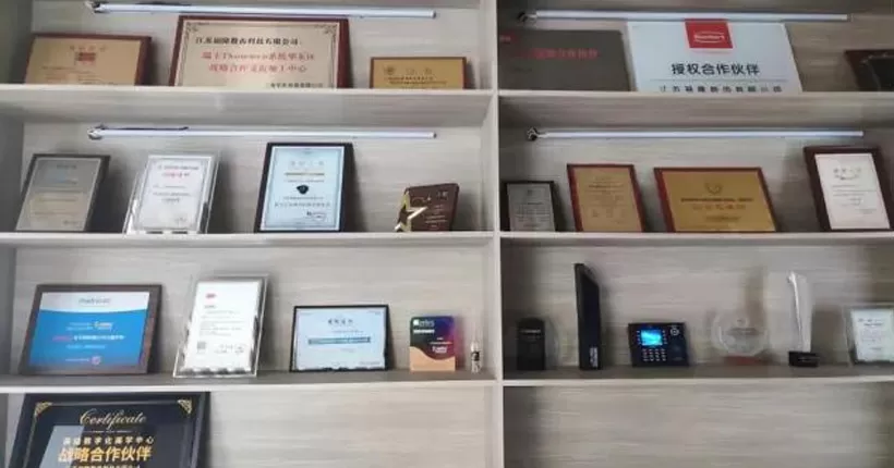 Implant restorasyon diş kalıp getiri oranını önemli ölçüde azaltmak için RAYSHAPE 3D baskı çözümü ile çin Fulong dijital diş hekimliği ortakları!